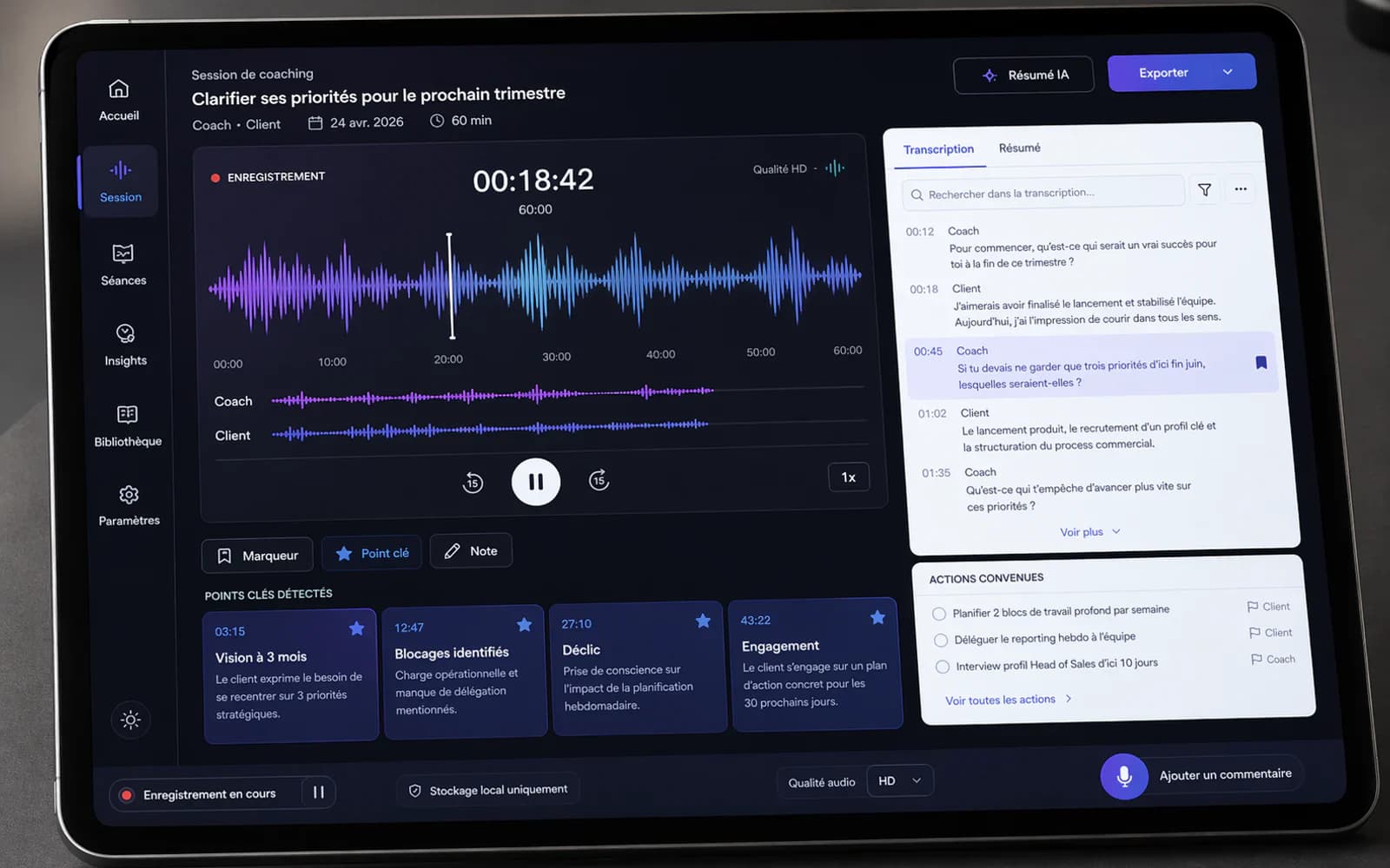 Capture d’écran réaliste d’un assistant vocal de coaching avec transcription live et plan d’action